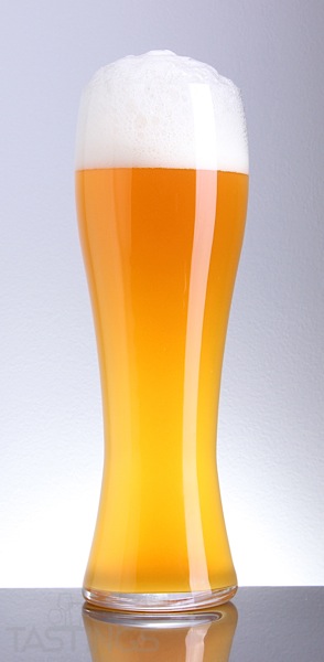 Beer Glass Hefeweizen Cloudy Gold.jpg